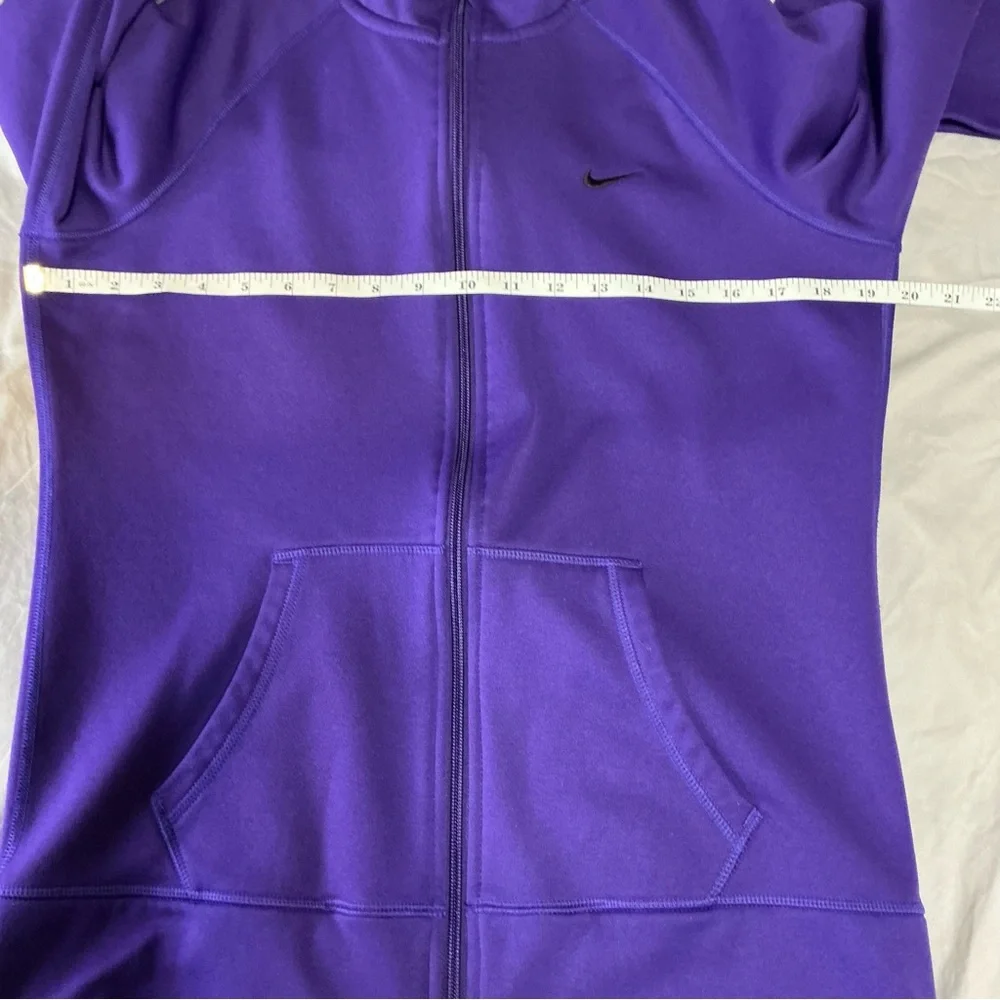 Nike Purple Thermal Fit Hoodie with Thumb Holes –‎ Size Medium